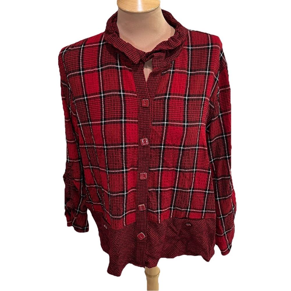 HABITAT Women's Button Up Shirt Size Medium Red‎ Scotch Tartan Plaid Boho Artsy
